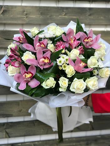 Букет цветов из: Розы и Хризантемы в Обшаровка
