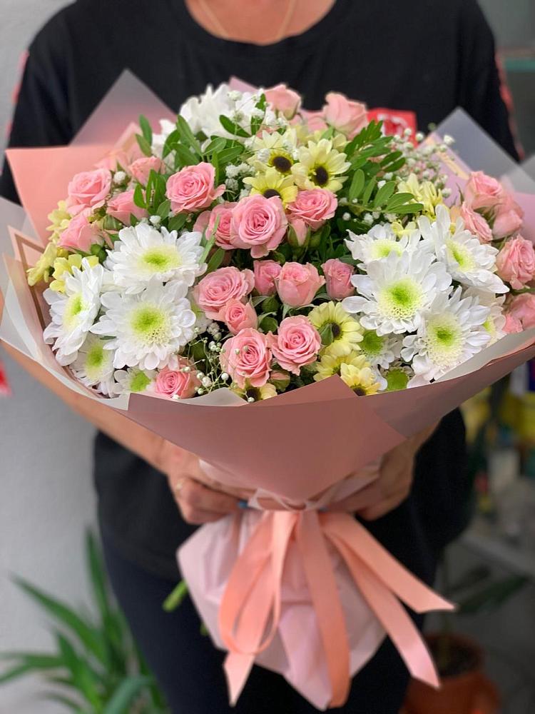 Букет юношеские грезы в Обшаровка Букет цветов из: Розы и Хризантемы в Обшаровка