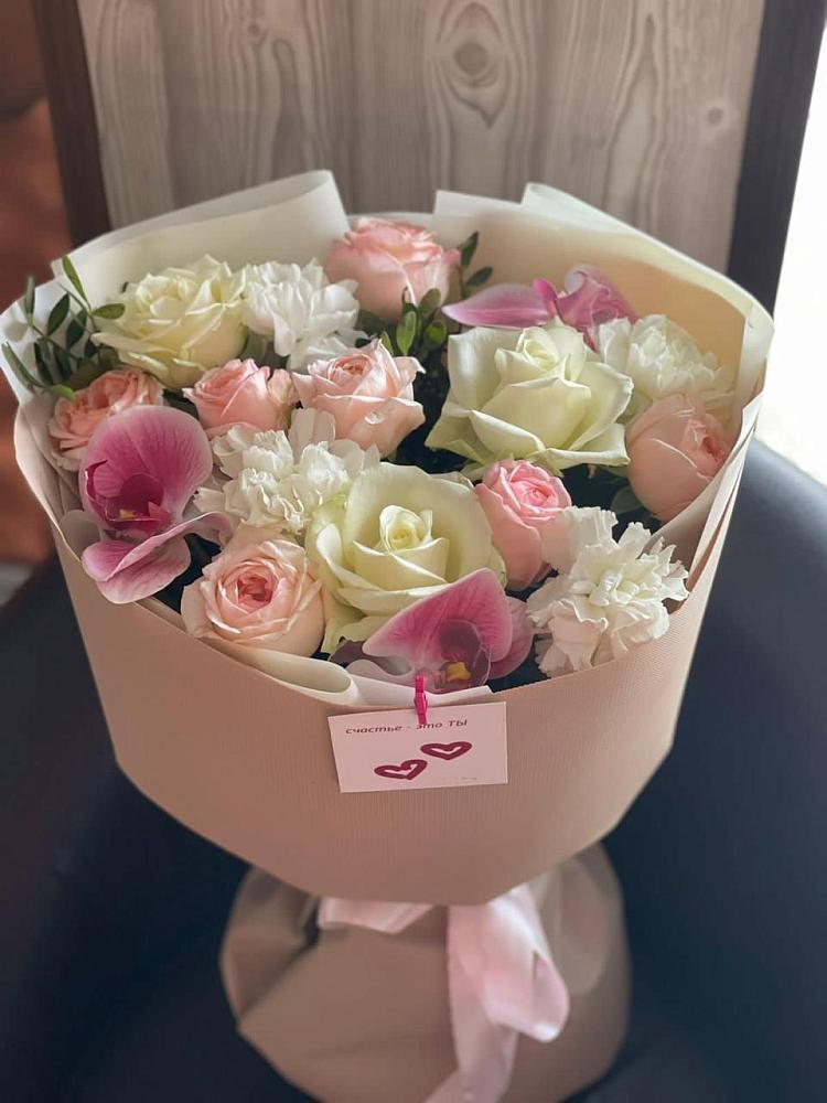 Букет ноктюрн в Обшаровка Букет цветов из: Орхидеи, Розы и Гвоздики в Обшаровка