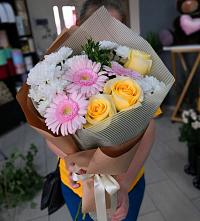 Букет цветов из:  Герберы, Розы и Хризантемы в Обшаровка