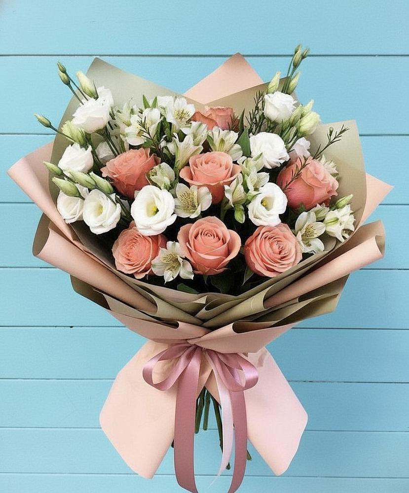 Букет олимп в Обшаровка Букет цветов из: Розы, Альстромерии и Лизиантусы в Обшаровка