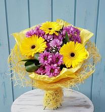 Букет одинокая звезда в Обшаровка Букет цветов из:  Хризантемы и Герберы в Обшаровка