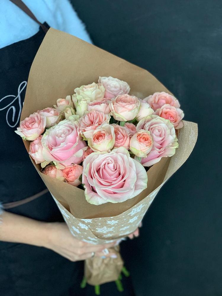 Букет ванильный зефир в Обшаровка Букет цветов из: Хризантемы и Розы в Обшаровка