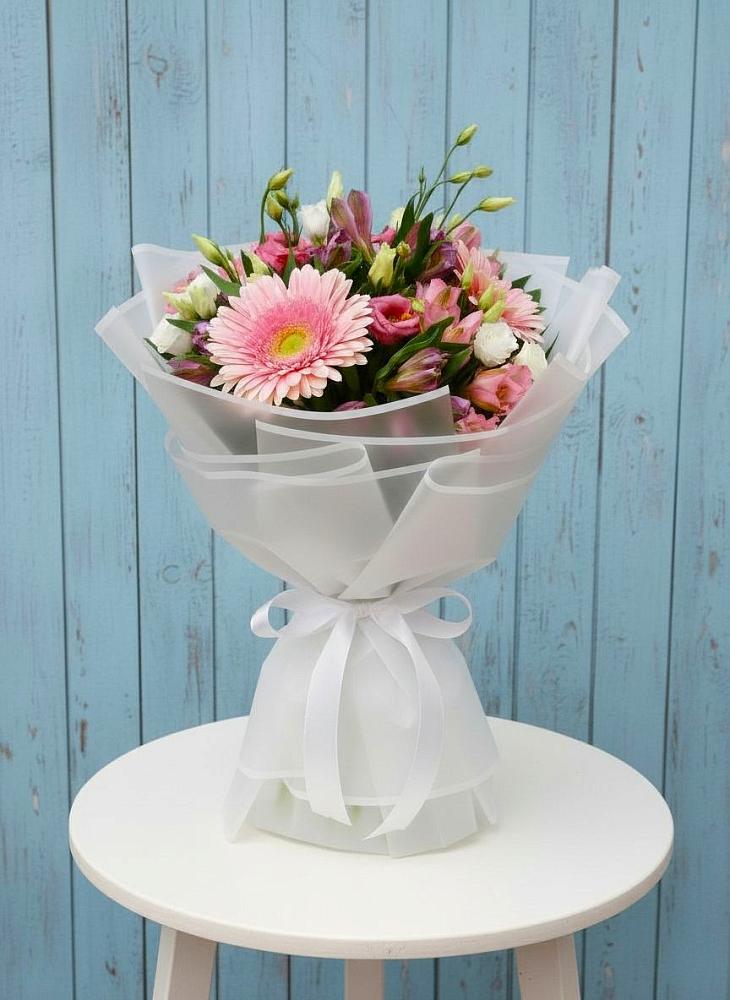 Букет прохладный бриз в Обшаровка Букет цветов из: Герберы, Альстромерии и Лизиантусы в Обшаровка