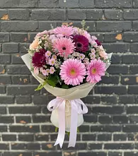 Букет яркие краски в Обшаровка Букет цветов из:  Герберы и Хризантемы в Обшаровка