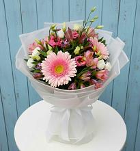Букет прохладный бриз в Обшаровка Букет цветов из:  Герберы, Альстромерии и Лизиантусы в Обшаровка